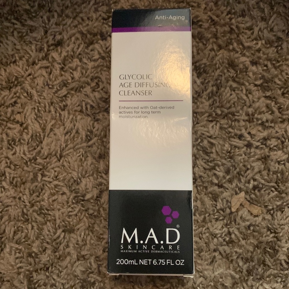 MAD Skincare Age Diffusing Cleanser - BNIB
